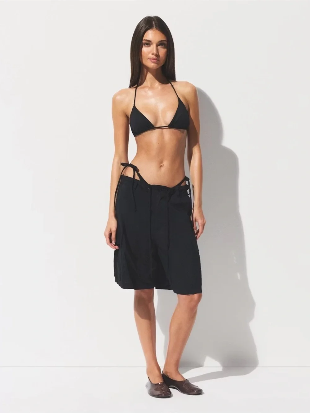 Skims SIGNATURE SWIM TRIANGLE BIKINI TOP I ONYX - ONYX / S - Picture 2 of 7